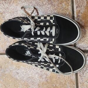 Vans youth size 5 black white checkerboard suede toe EUC